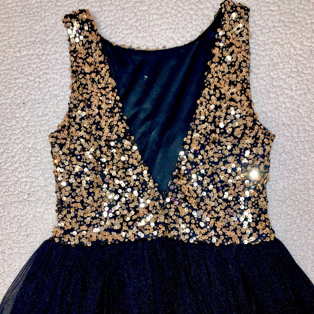 Red Clover Gold Sequin Black Tulle Cocktail Party Dress NEW w/o tags